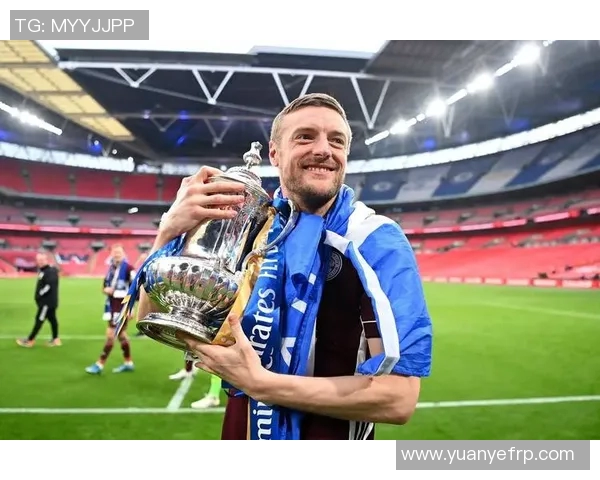 七十年代出生的足球传奇人物回顾与影响：从草根到顶峰的时代印记